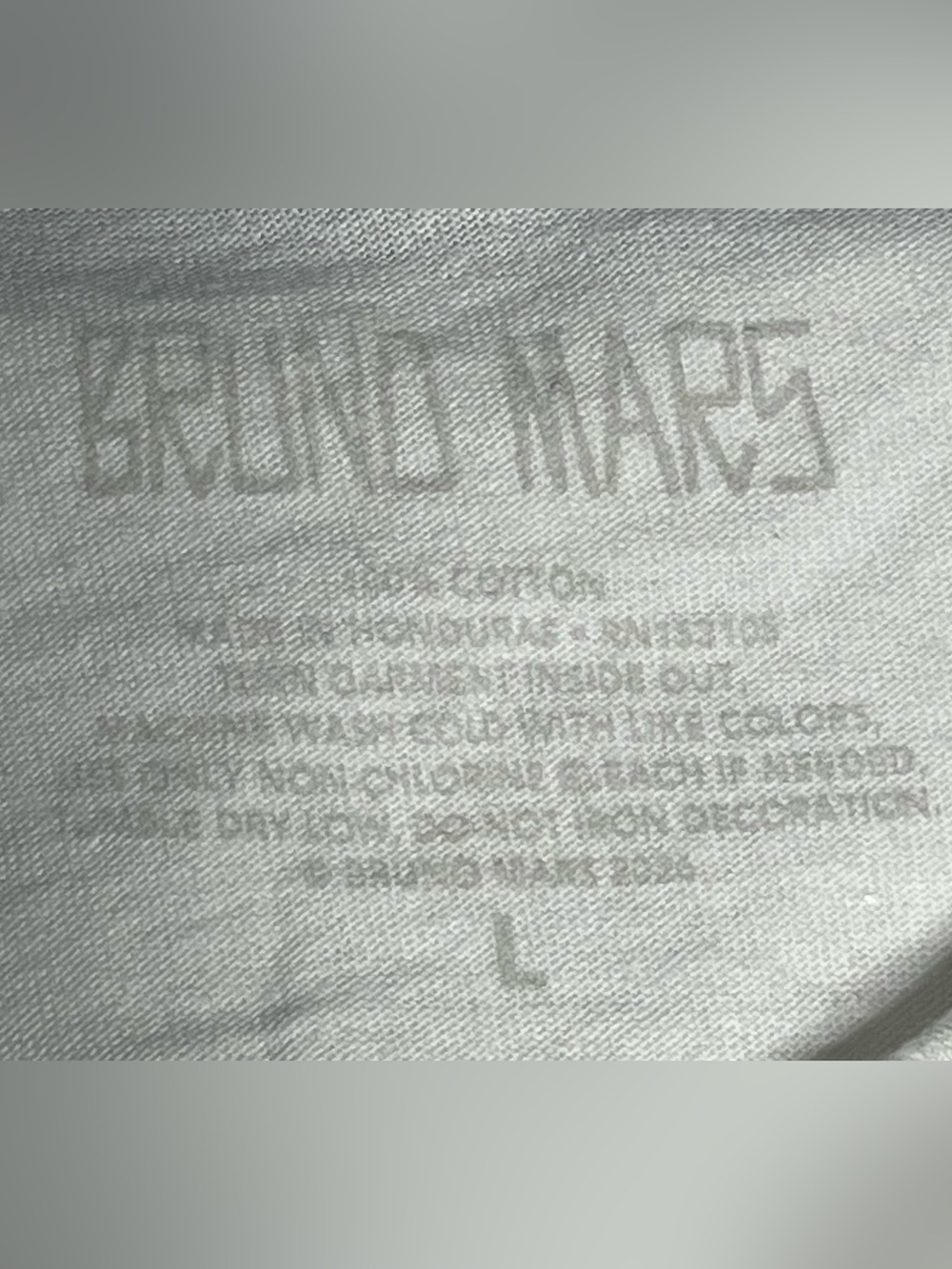 Women’s Sz L Bruno Mars Day Parade T shirt - Picture 6 of 6